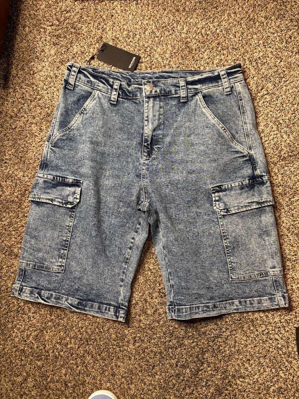 True Religion denim stretch Cargo Shorts Size 34. NWT
